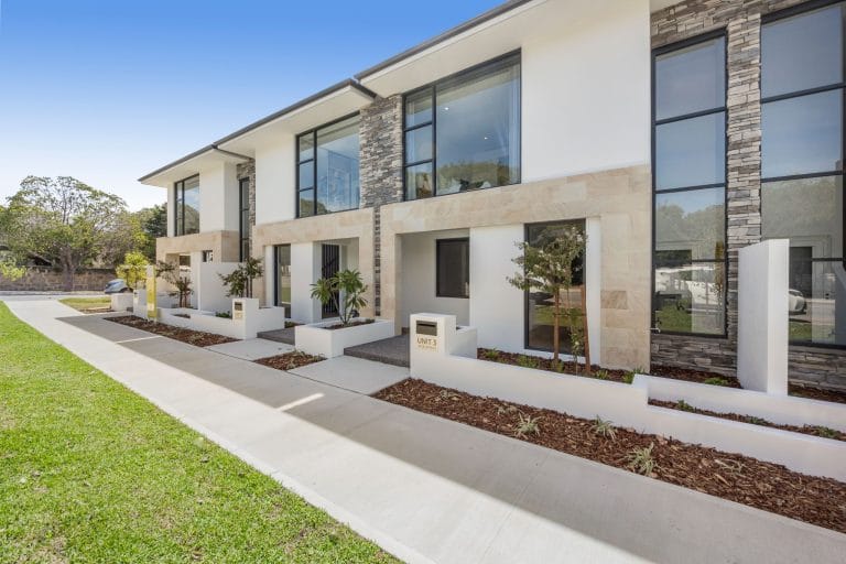 Townhouses with Basement